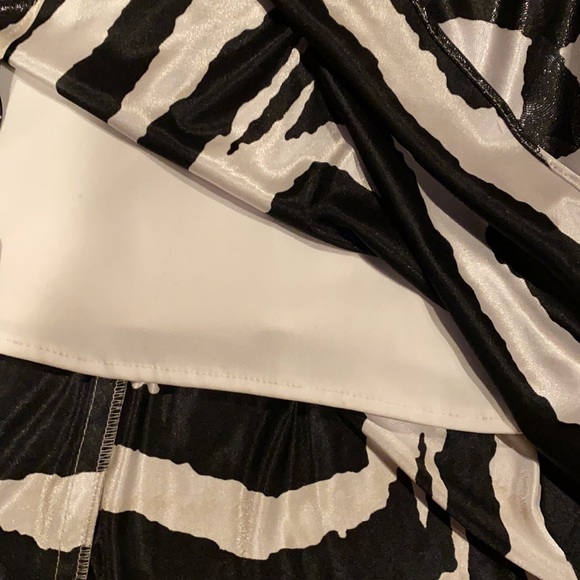 Masquerade  foral sequined formal size 5/6 - Picture 5 of 8